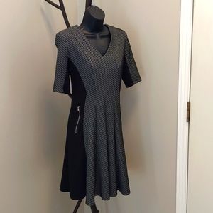 Liz Claiborne short sleeved flared dress in black hounds tooth